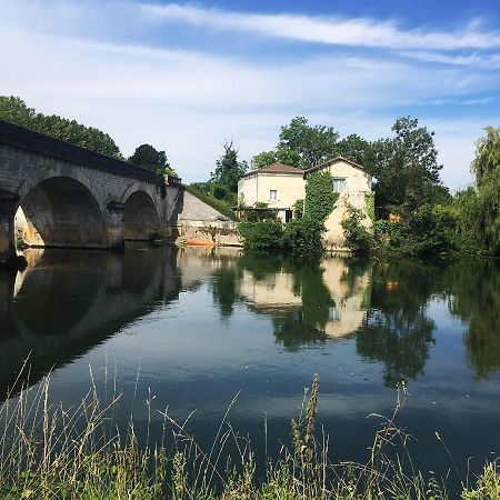 Petit Boudoir The Riverside Retreat Triac-Lautrait Luaran gambar